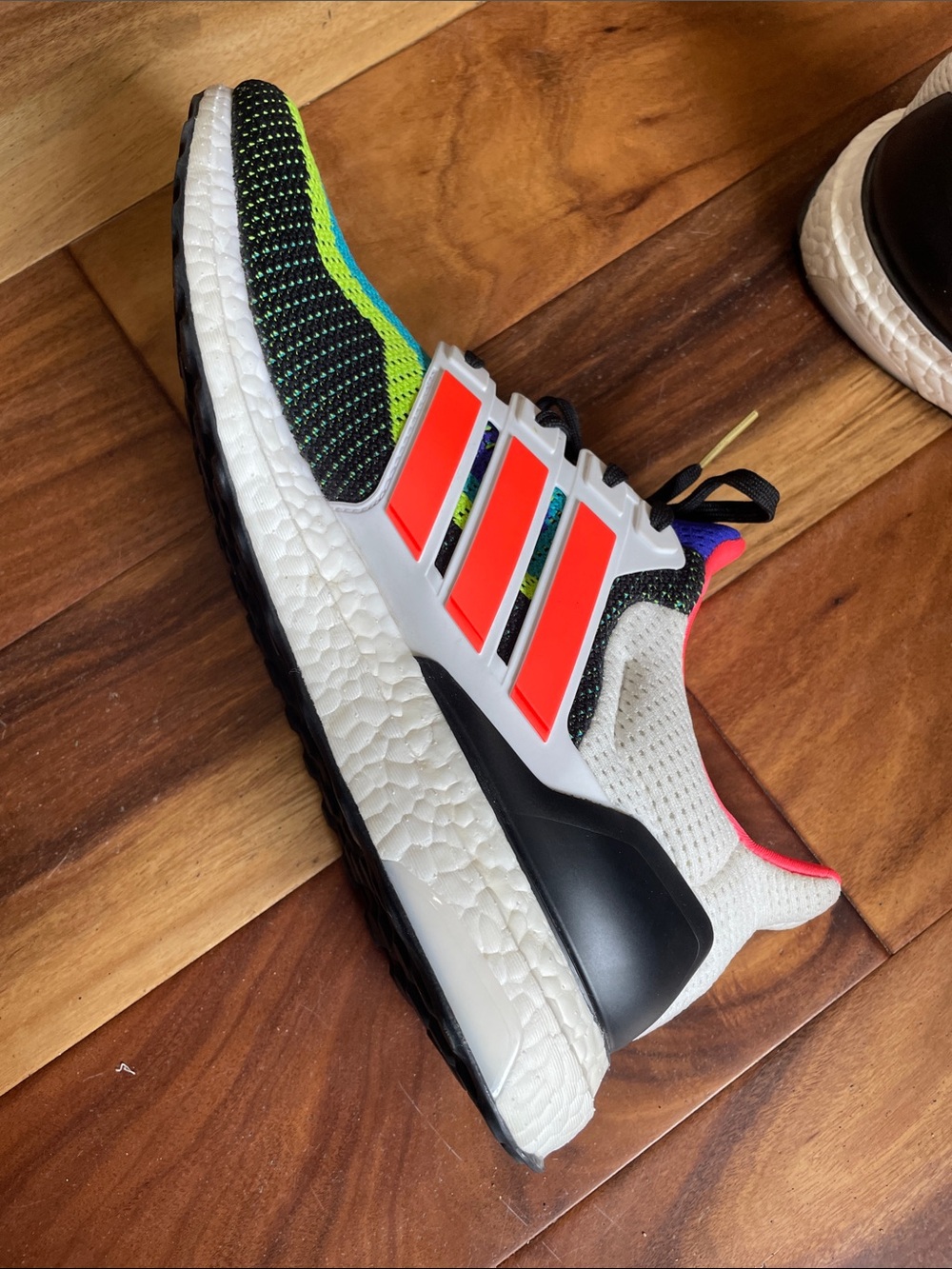 Adidas Ultra Boost Men's Multicolored Shoes. Very Good Condition. Size 11.5. - Picture 5 of 13